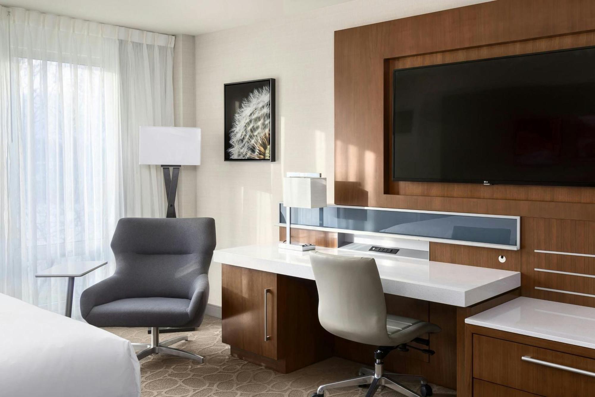 South Sioux Marriott Riverfront Hotel